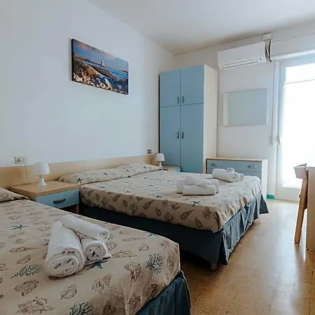 Ξενοδοχείο Franca 2*